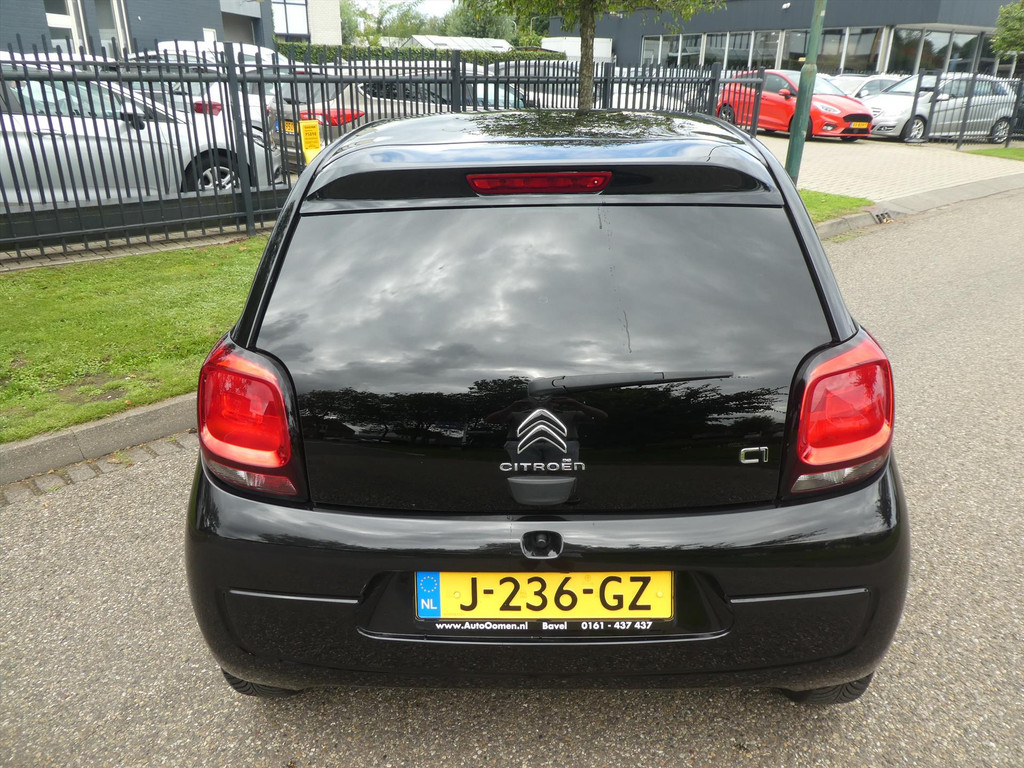 44442393-46.jpg