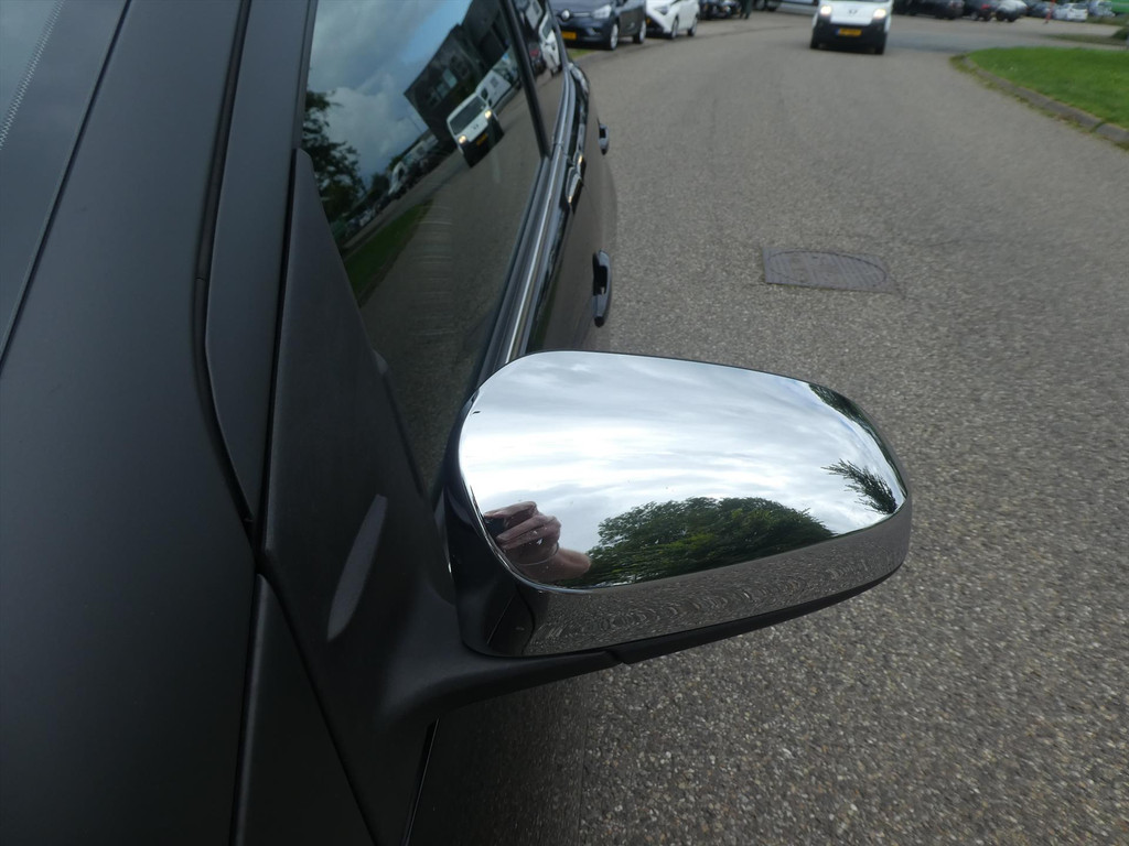 44442393-7.jpg
