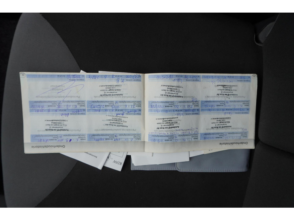 47036888-27.jpg