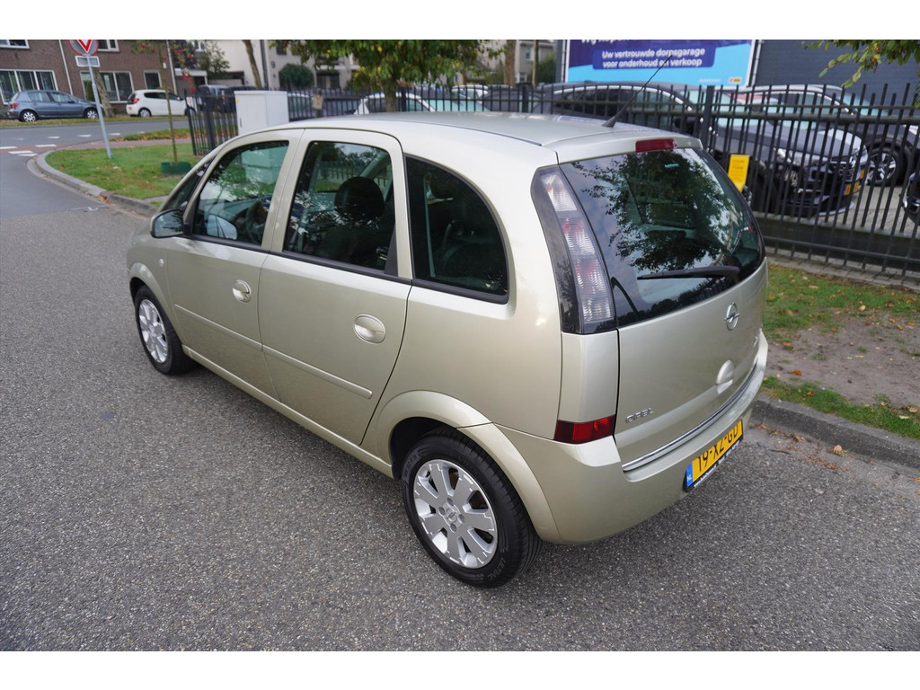 47913630-14.jpg