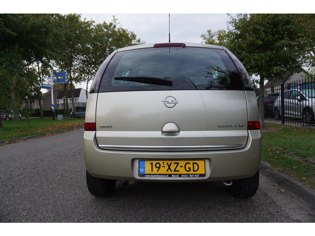 47913630-15.jpg