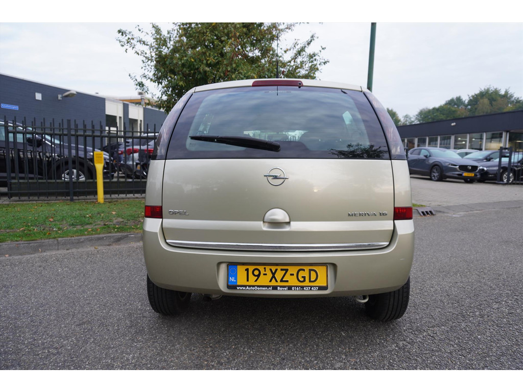 47913630-46.jpg