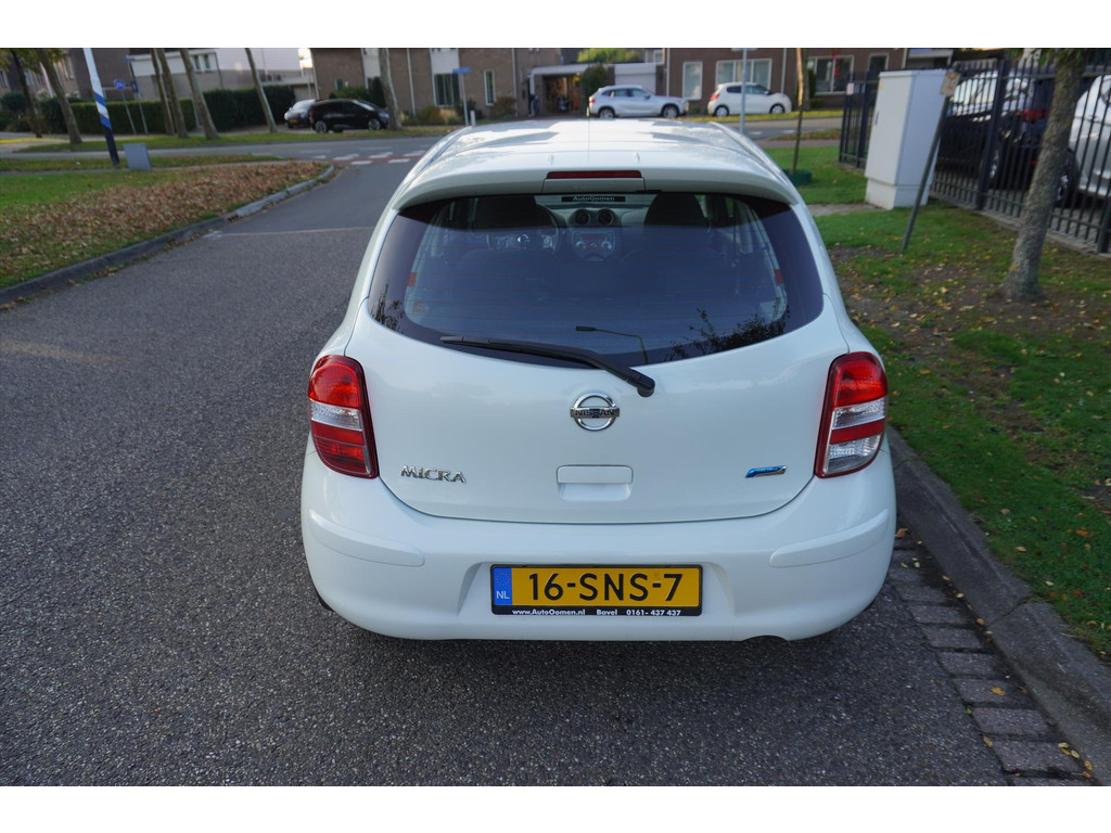 48132201-14.jpg