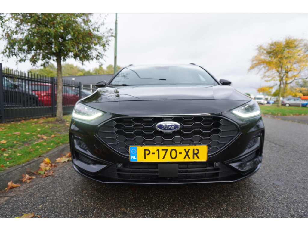 48528046-2.jpg