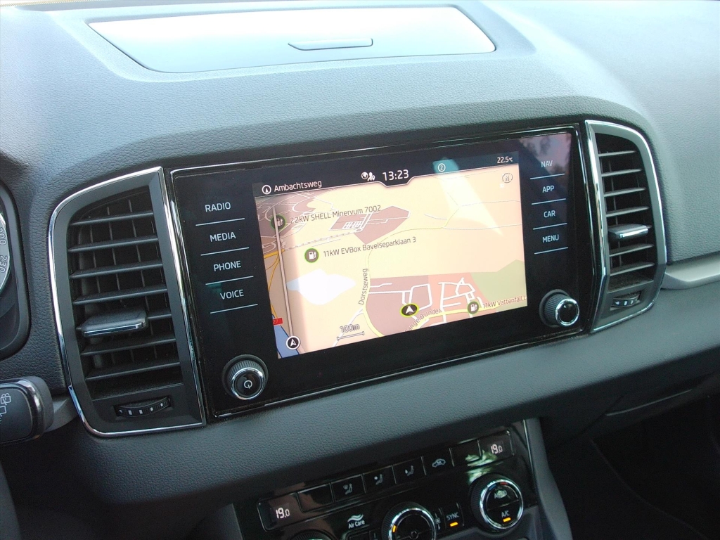 56156389-24.jpg