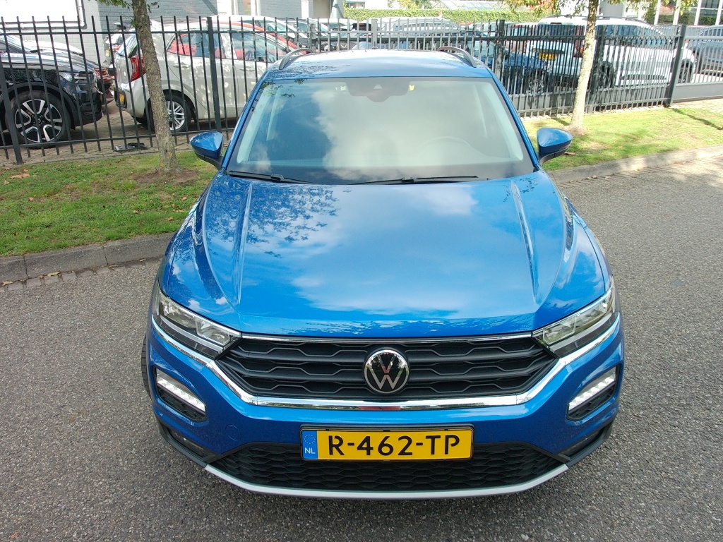 56480796-40.jpg