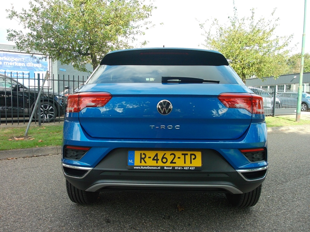 56480796-43.jpg