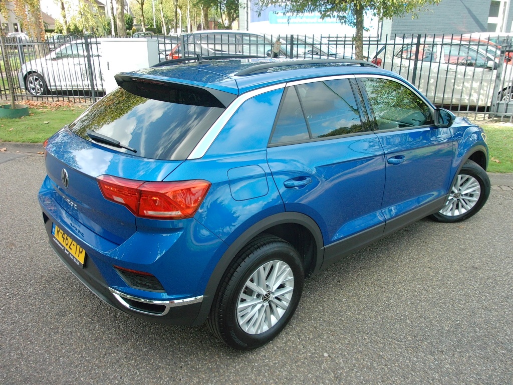 56480796-45.jpg