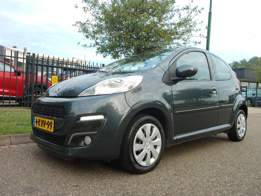56681333